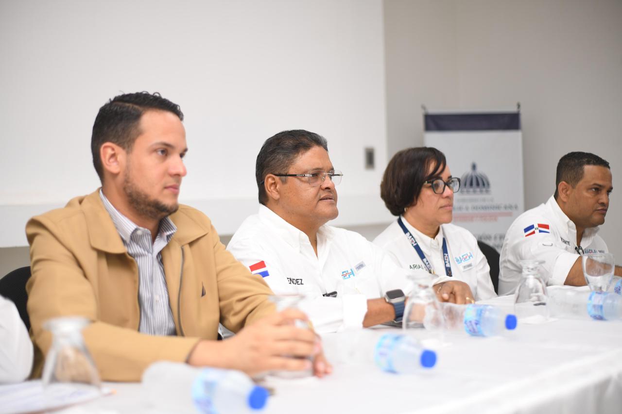 DAEH continúa llevando soluciones a los colaboradores en 10 provincias  a través de los  programas “yo te escucho” y  “yo te respondo”