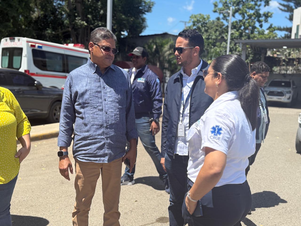 Director de la DAEH a través del Programa «Sin Aviso » visita Bases Operativas de Santiago y Moca