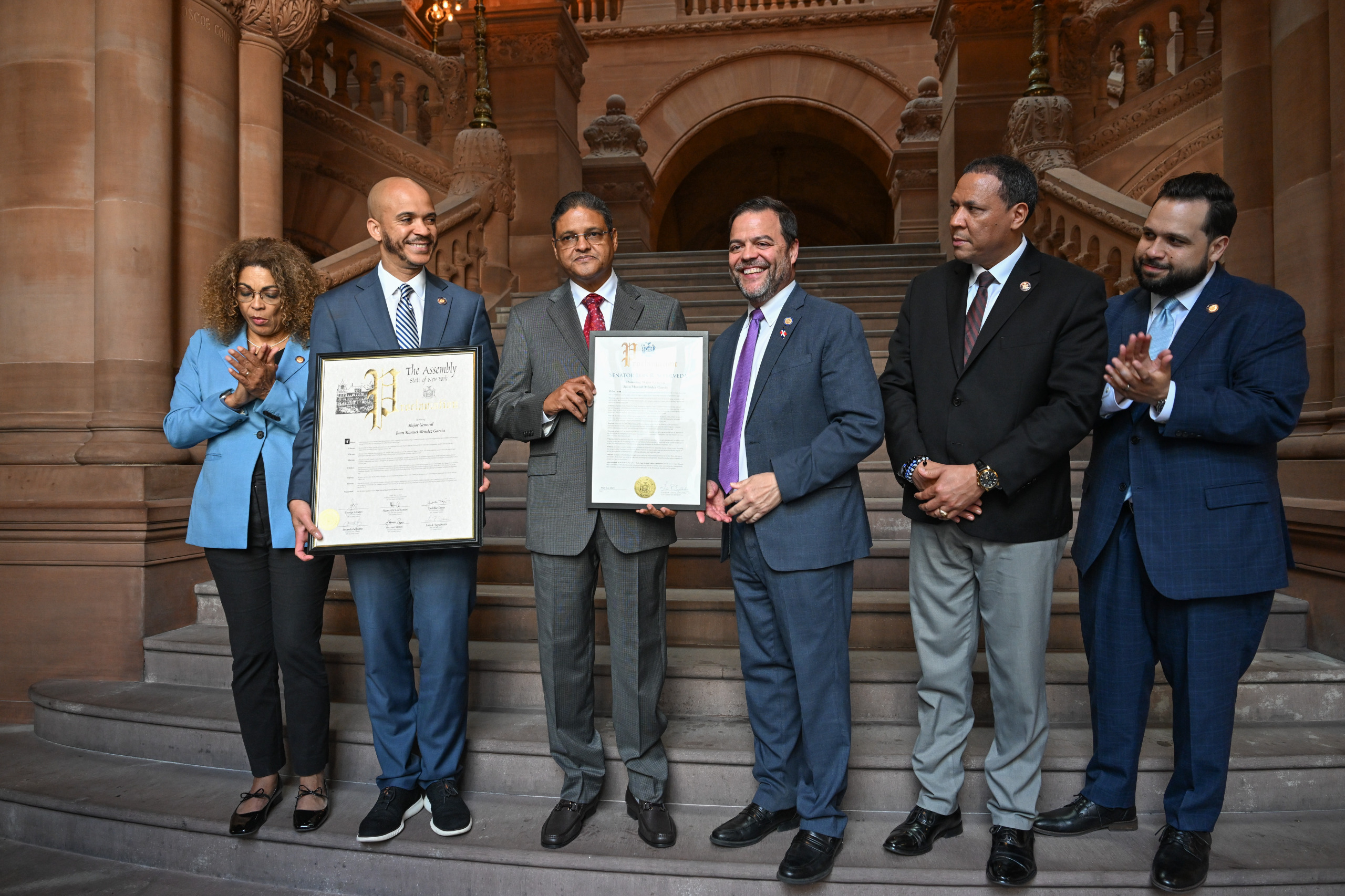 Director del COE y la DAEH recibe reconocimiento del Senado de Nueva York por su labor  y coordinación realizada en la tragedia del Jet Set