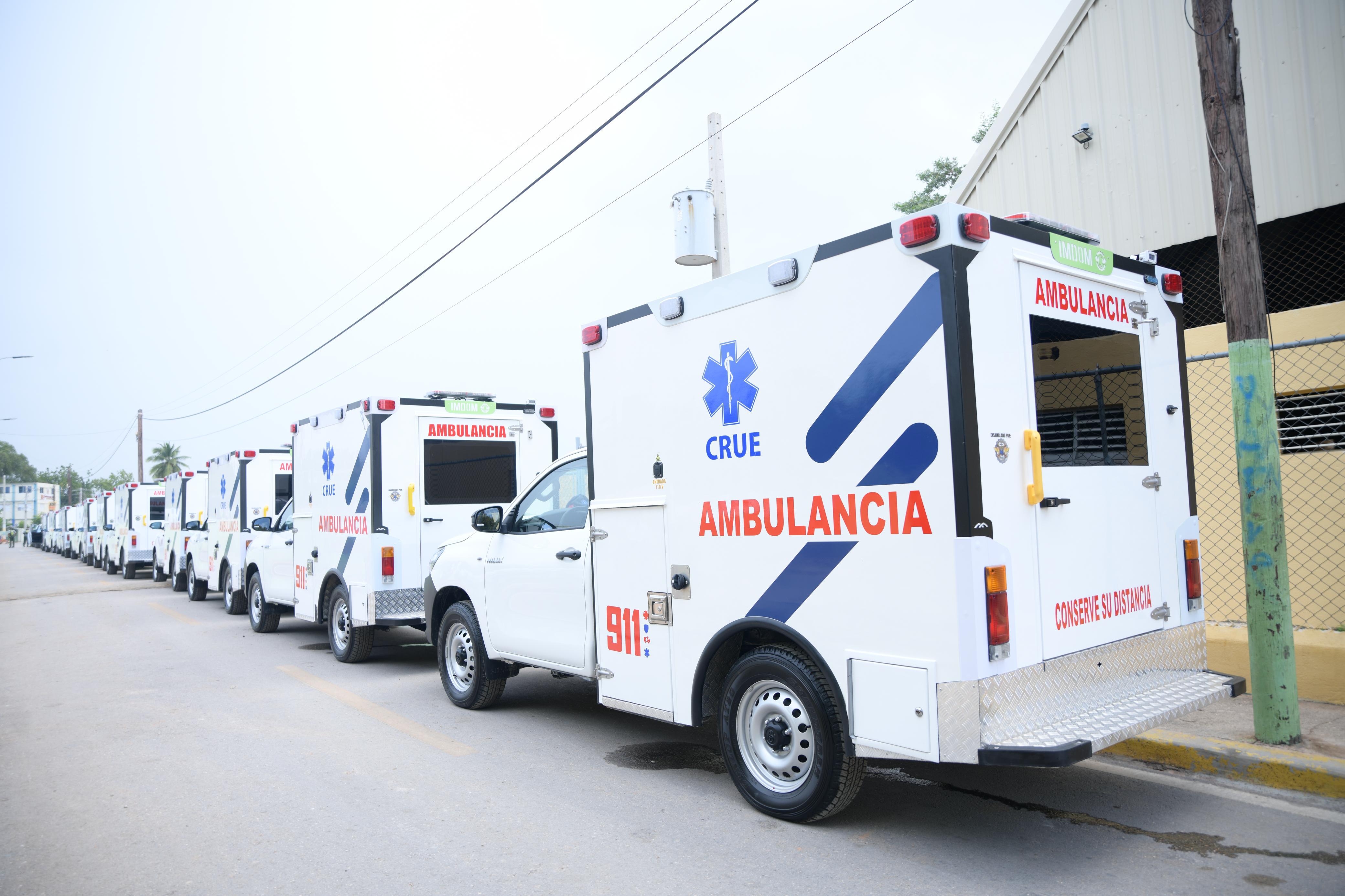 DAEH despliega 13 ambulancias con apertura del 911 en Pedernales